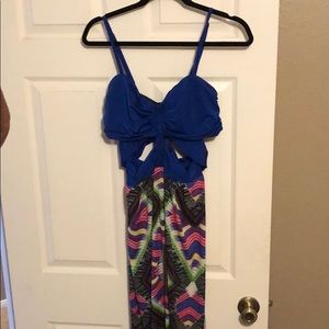Sexy, fun and flattering maxi dress!